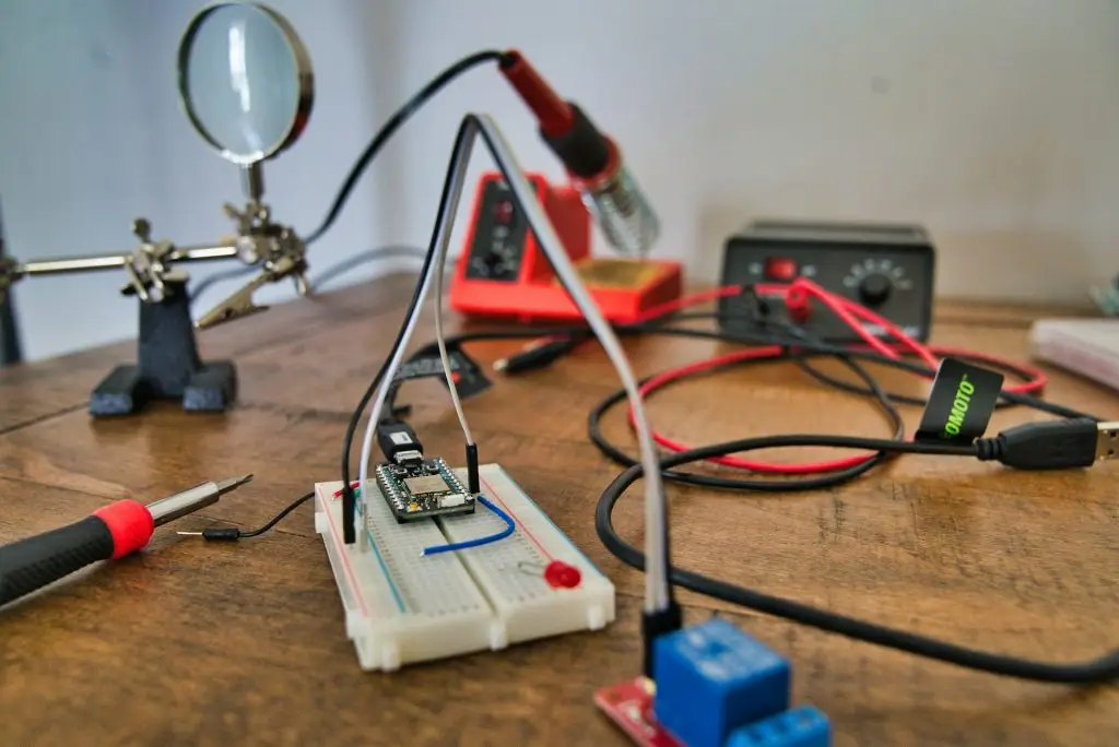 elnodo programowanie mikrokontrolerów ESP32 arduino