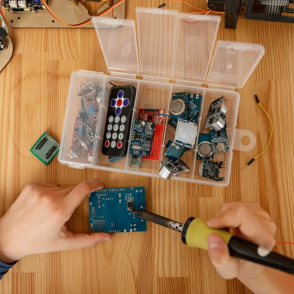 prototypowanie i produkcja elektroniki urządzeń elektronicznych
