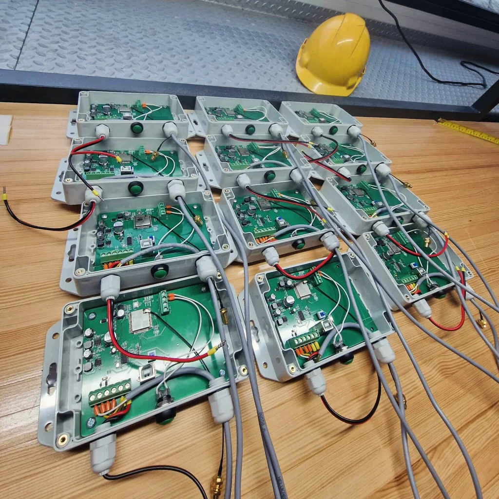 rejestrator czasu pracy spawacza iot esp32 mqtt json